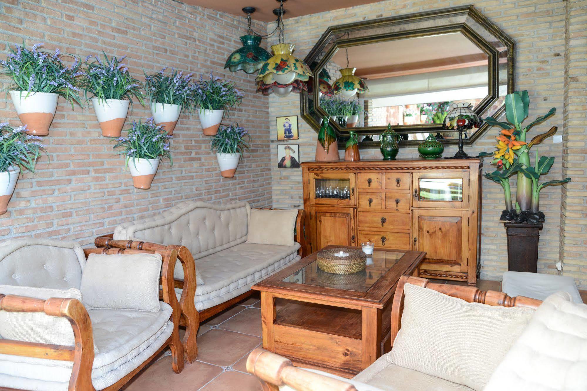 Apartamentos Turisticos Tronca Luxury Гранада Экстерьер фото