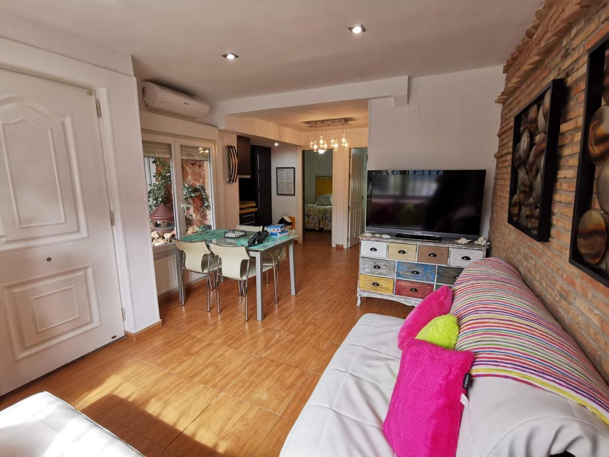 Apartamentos Turisticos Tronca Luxury Гранада Экстерьер фото